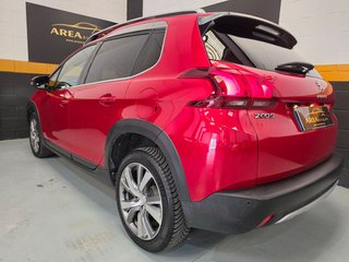 Peugeot 2008 con muy poco kilometraje.