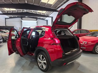 Peugeot 2008 con muy poco kilometraje.