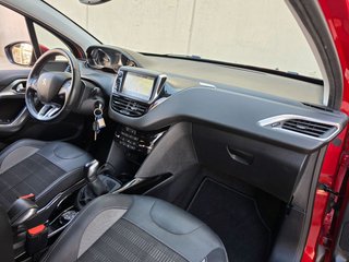 Peugeot 2008 con muy poco kilometraje.