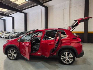 Peugeot 2008 con muy poco kilometraje.