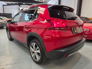 Peugeot 2008 con muy poco kilometraje.