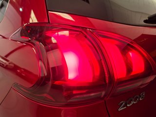 Peugeot 2008 con muy poco kilometraje.