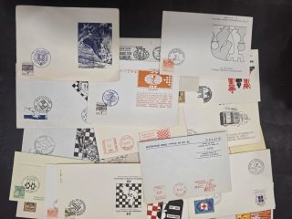 Lote de más de 100 sobres postales con sellos