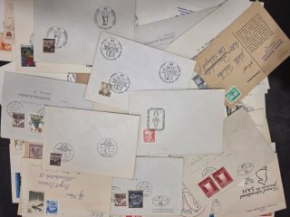 Lote de más de 100 sobres postales con sellos