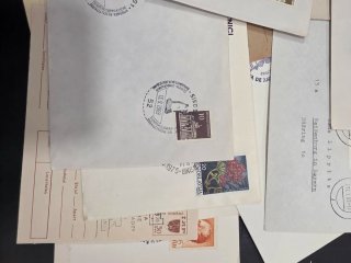 Lote de más de 100 sobres postales con sellos