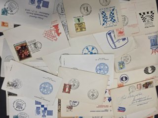 Lote de más de 100 sobres postales con sellos