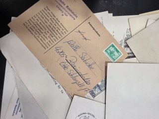 Lote de más de 100 sobres postales con sellos