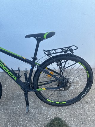Bicicleta Orbea Negra y Verde