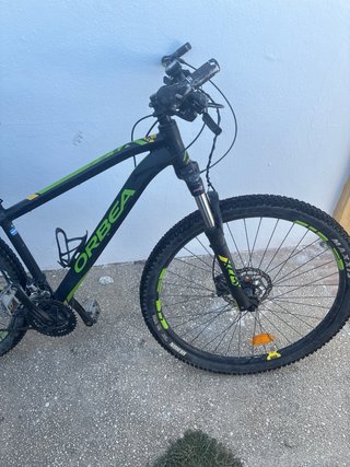 Bicicleta Orbea Negra y Verde