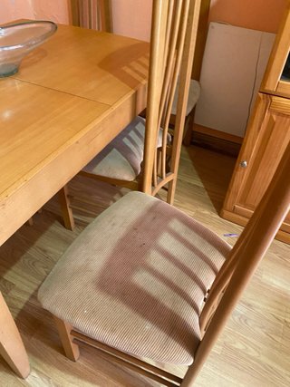 Mesa de comedor de madera con 6 sillas