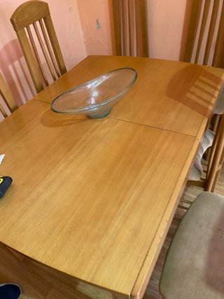 Mesa de comedor de madera con 6 sillas