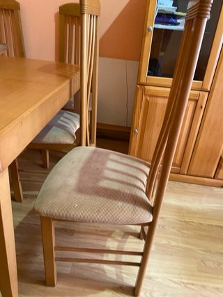 Mesa de comedor de madera con 6 sillas