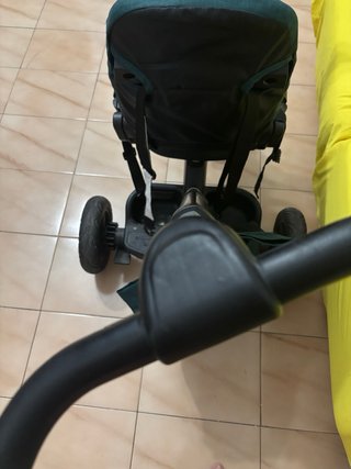 Carrito de bebé negro