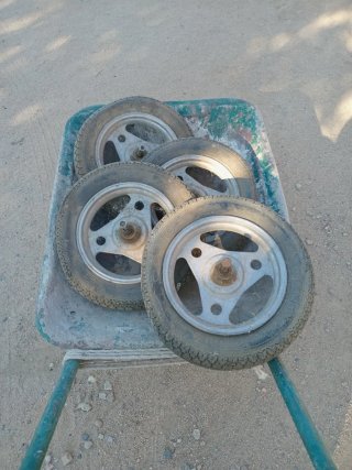 Ruedas 3.00-10 Pirelli (3 unidades)