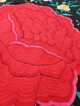 Manton de Manila bordado flores rojas