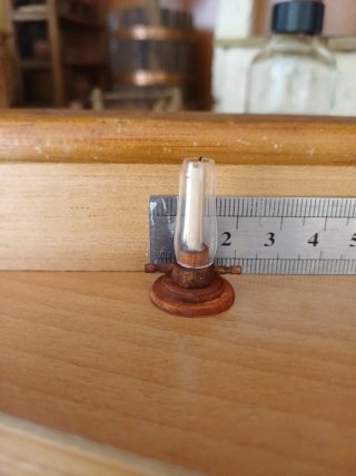 Candil miniatura de madera y cristal