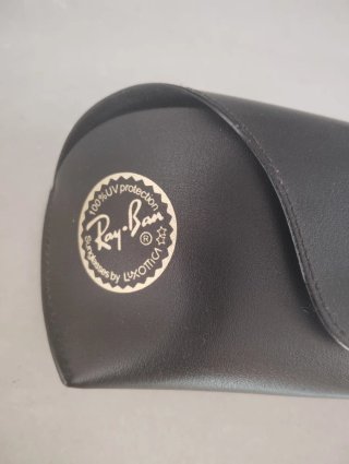 Gafas de sol Ray-Ban plateadas y negras