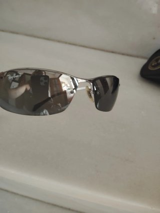 Gafas de sol Ray-Ban plateadas y negras