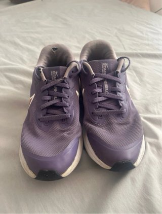 Zapatillas Nike Moradas y Grises