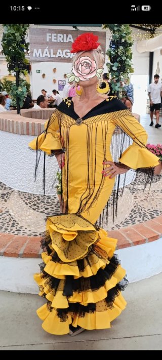 Vestido de flamenca amarillo y negro