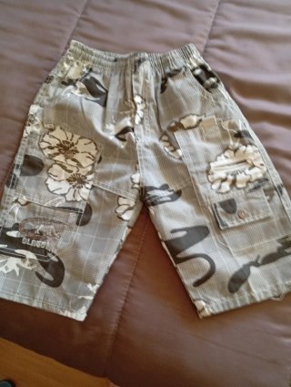 Pantalones cortos de camuflaje floral