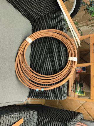 Rollo de tubo marrón de aire acondicionado