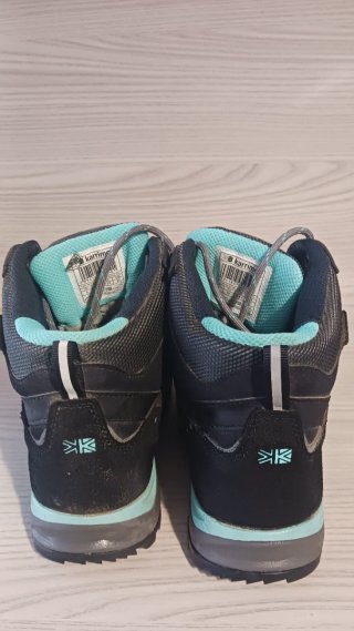Botas de montaña Karrimor mujer negras y turquesa.