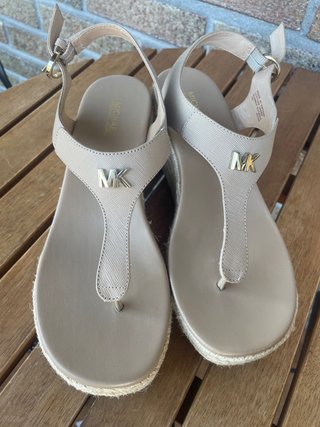 Sandalias Michael Kors Beige Tira Dedo