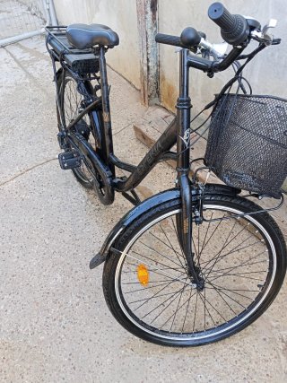 Bicicleta Eléctrica Negra