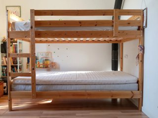 Estructura de litera de madera