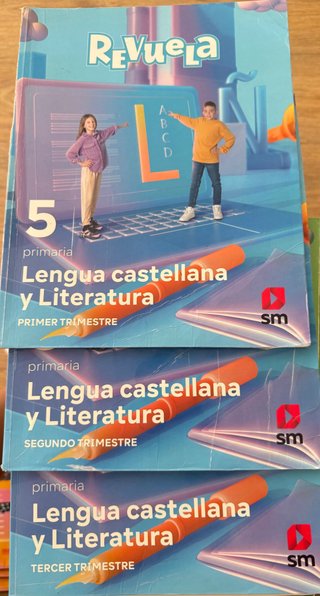 Libros Revuela de Lengua Castellana 5to primaria .