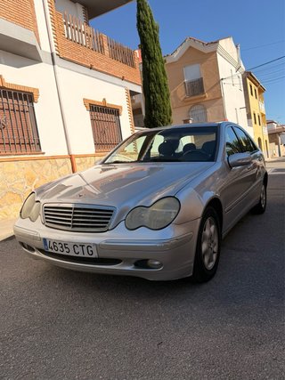 Mercedes-Benz Clase C 2003