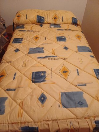 Edredón beige y azul j.uego  dos edredon  cama 90