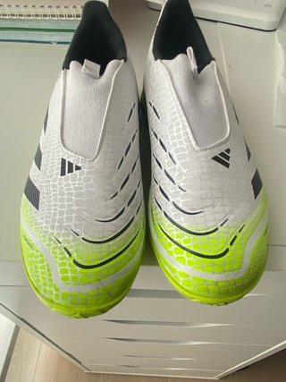 Botas Fútbol Adidas Predator Multitaco Niño