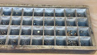 Caja Madera Surtido Coronas Reloj 400uds