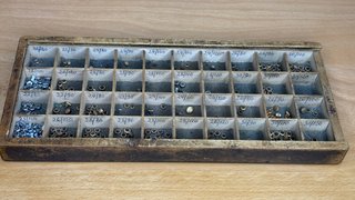 Caja Madera Surtido Coronas Reloj 400uds