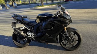 Hyosung Moto Deportiva Negra