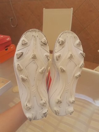 Botas de fútbol Adidas blancas y azules talla 35