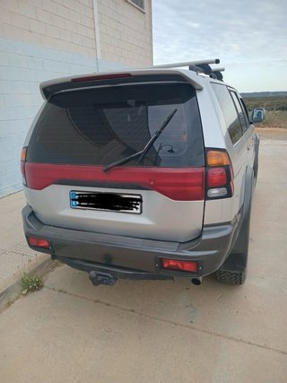Mitsubishi Montero 2003