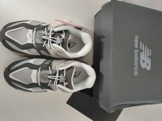 New Balance 9060 beige/gris