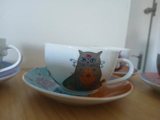 Tazze di porcellana con gatti. La bottega del gatto petro
