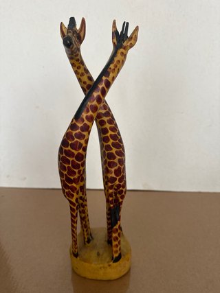 Jirafas de madera decorativas