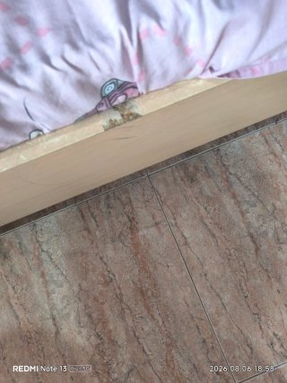Litera con estantería de madera,sin colchones