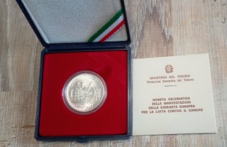 #2215 – Una moneta 500 Lire Italia LOTTA al CANCRO