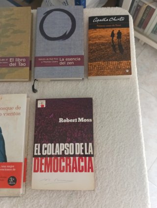 Libros histórica, políciaca, C Ficción, filosofía
