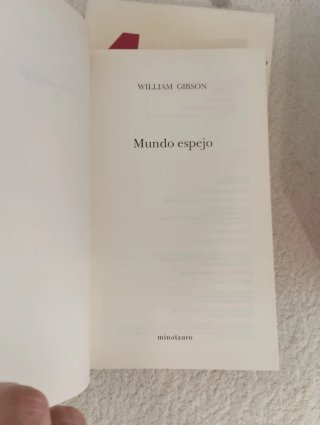 Libros histórica, políciaca, C Ficción, filosofía