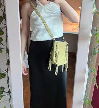 Bolso de ante verde con flecos