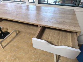 Mesa de oficina madera y metal