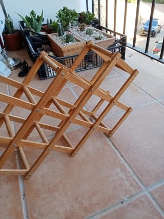 Botellero de madera plegable