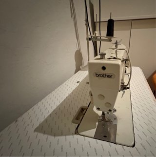 Máquina de coser industrial